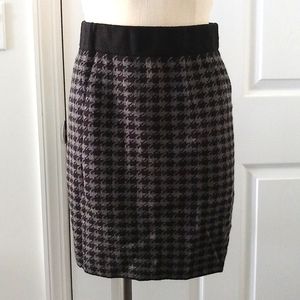 Houndstooth Pencil Skirt